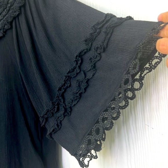 Anthropologie- Black Gauze Ruffles Neck And Sleeves Short Sleeve Blouse SZ Small - Picture 7 of 12
